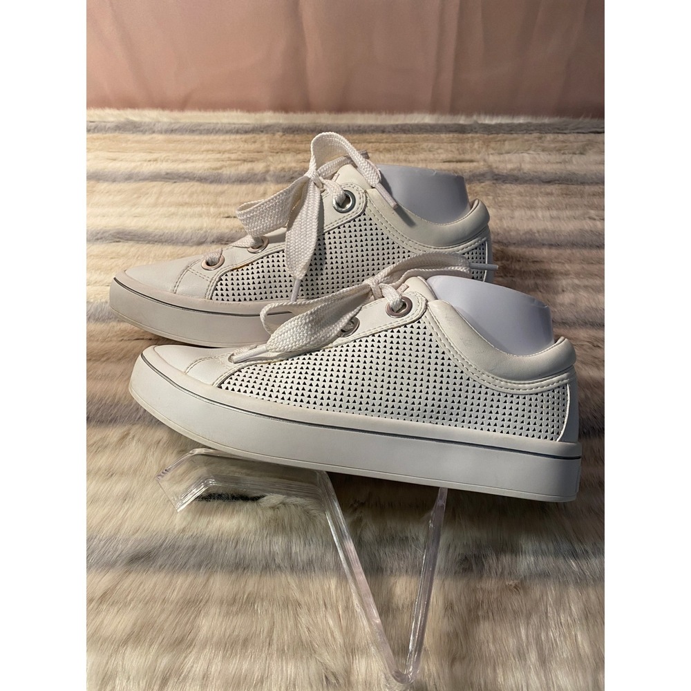 Skechers Street White Leather Sneakers Perforated Low Top Casual‎ Shoes US 7.5
